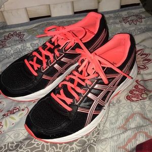 GEL-CONTEND RUNNING SHOE